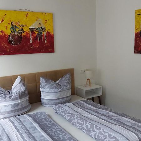 Ferienwohnung Lieser Am Markt Bagian luar foto