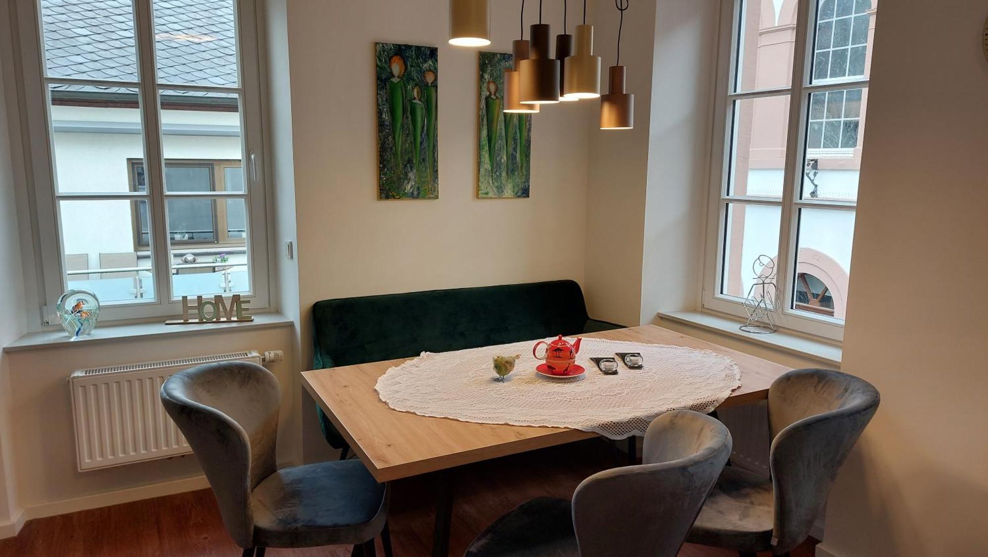 Ferienwohnung Lieser Am Markt Bagian luar foto